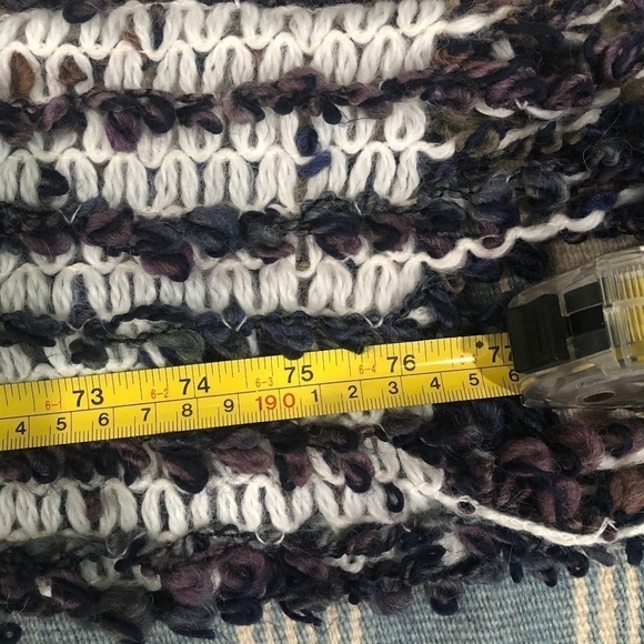 ANTHROPOLOGIE Madison 88 Plum & White Crochet Scarf - Picture 7 of 8